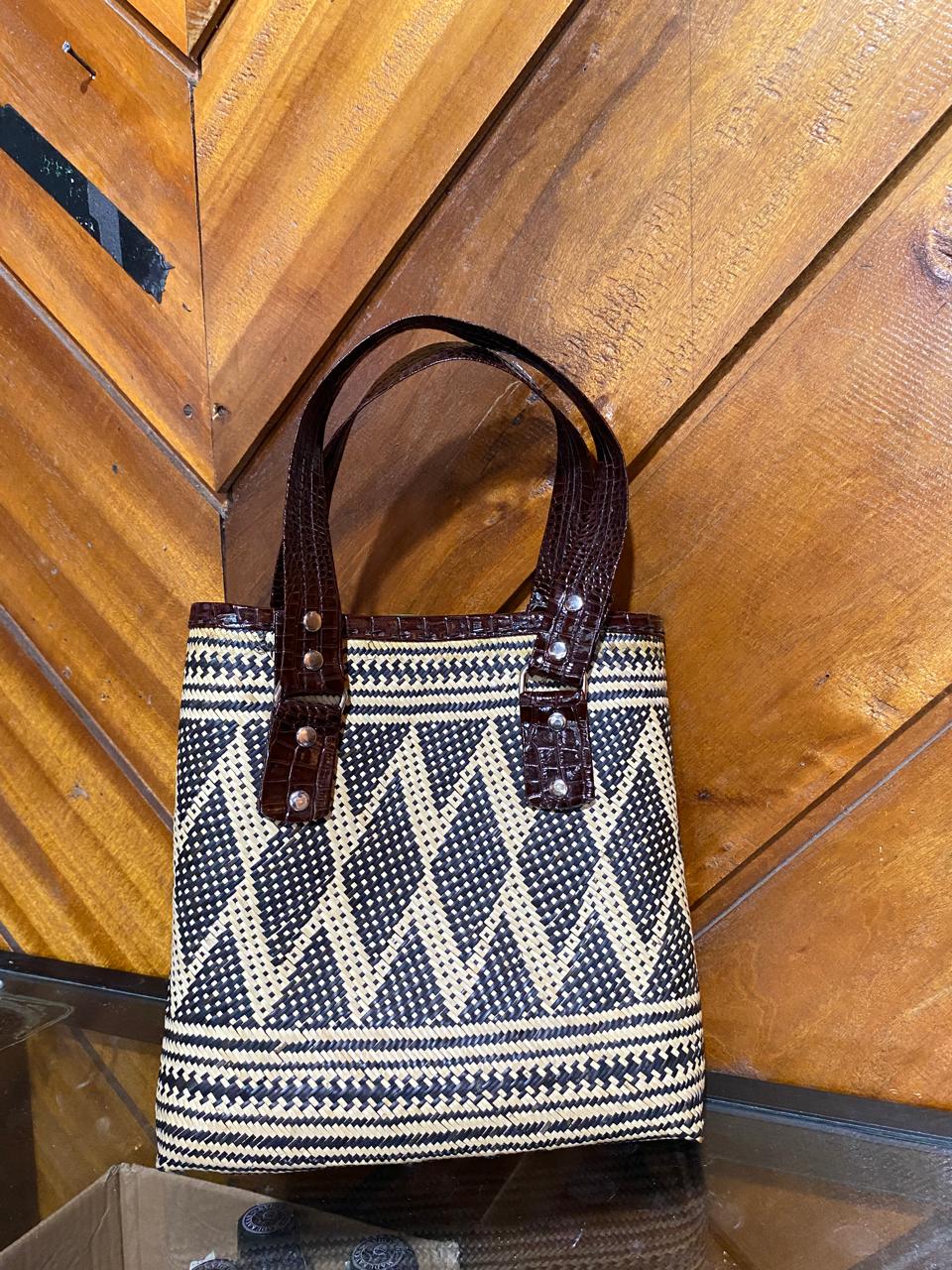 Warga Malinau Selatan Hulu Kembangkan Kerajinan Rotan Bernilai Ekonomi